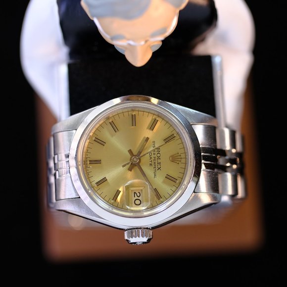 Rolex Datejust Champagne Dial With Certificate - Picture 6 of 7